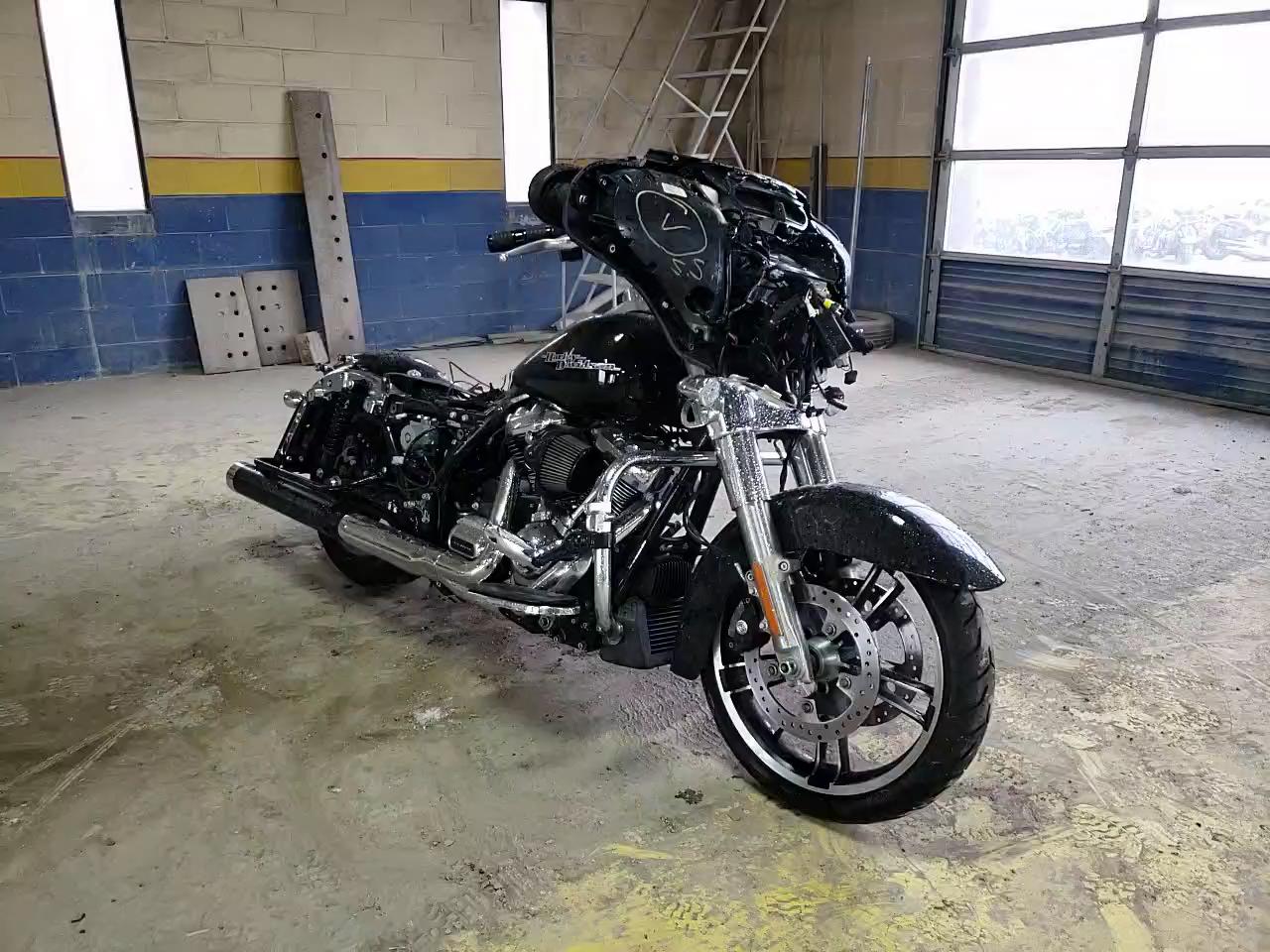 2019 HARLEY-DAVIDSON FLHX 1HD1KBC19KB666472