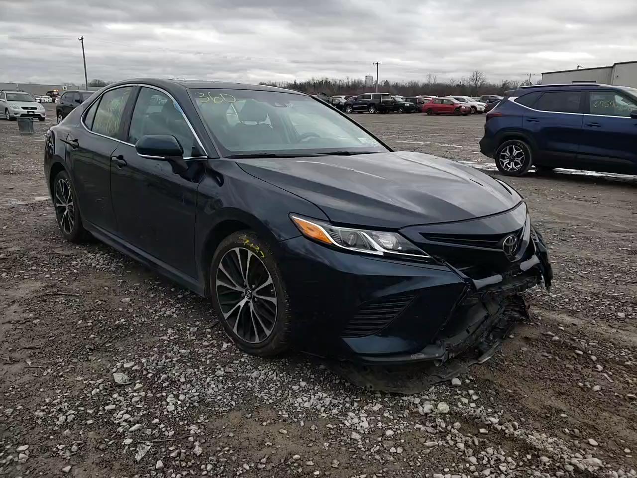2018 TOYOTA CAMARY SE 4T1B11HK0JU532212