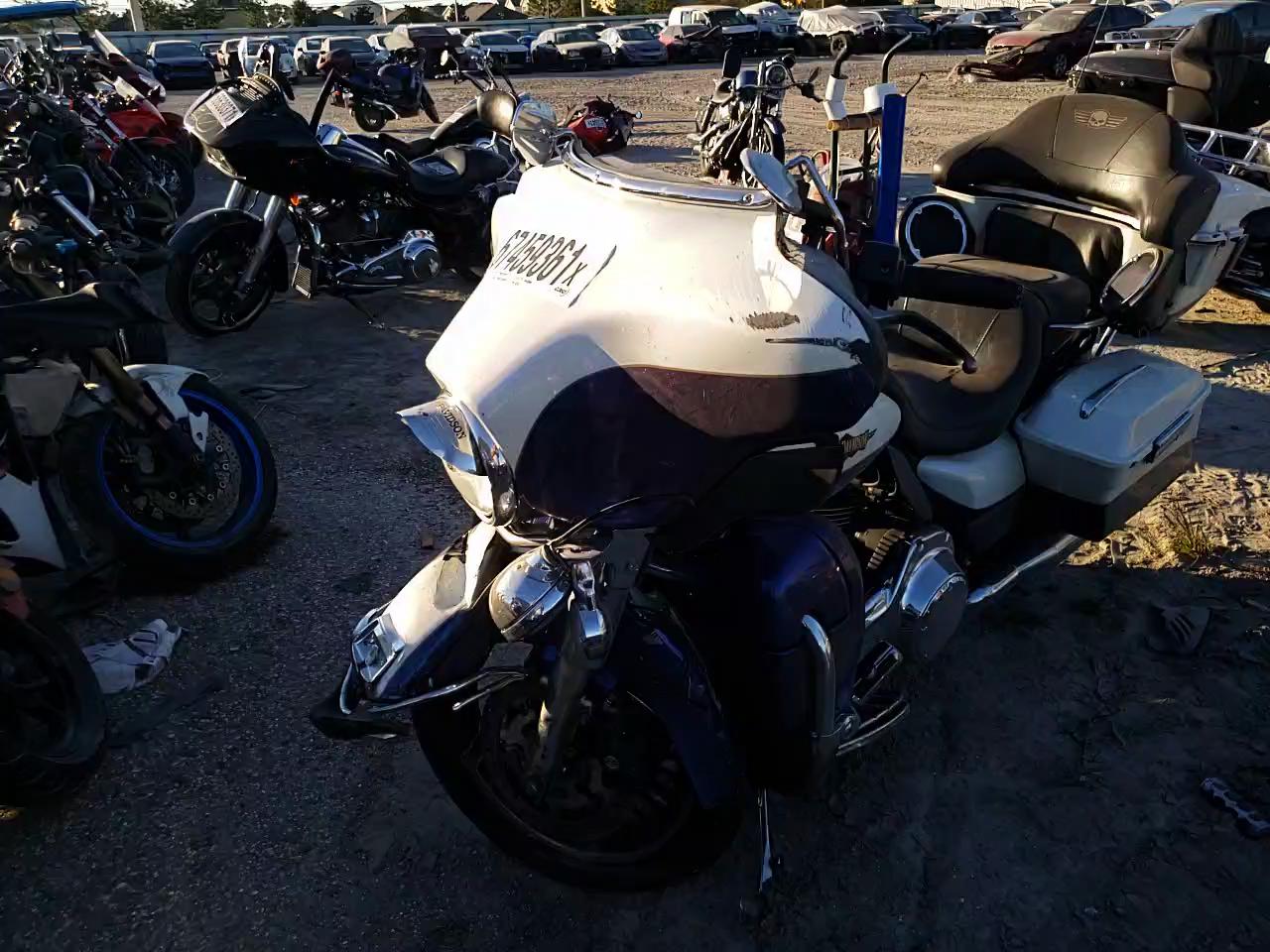 2010 HARLEY-DAVIDSON FLHTK 1HD1KEM11AB668540