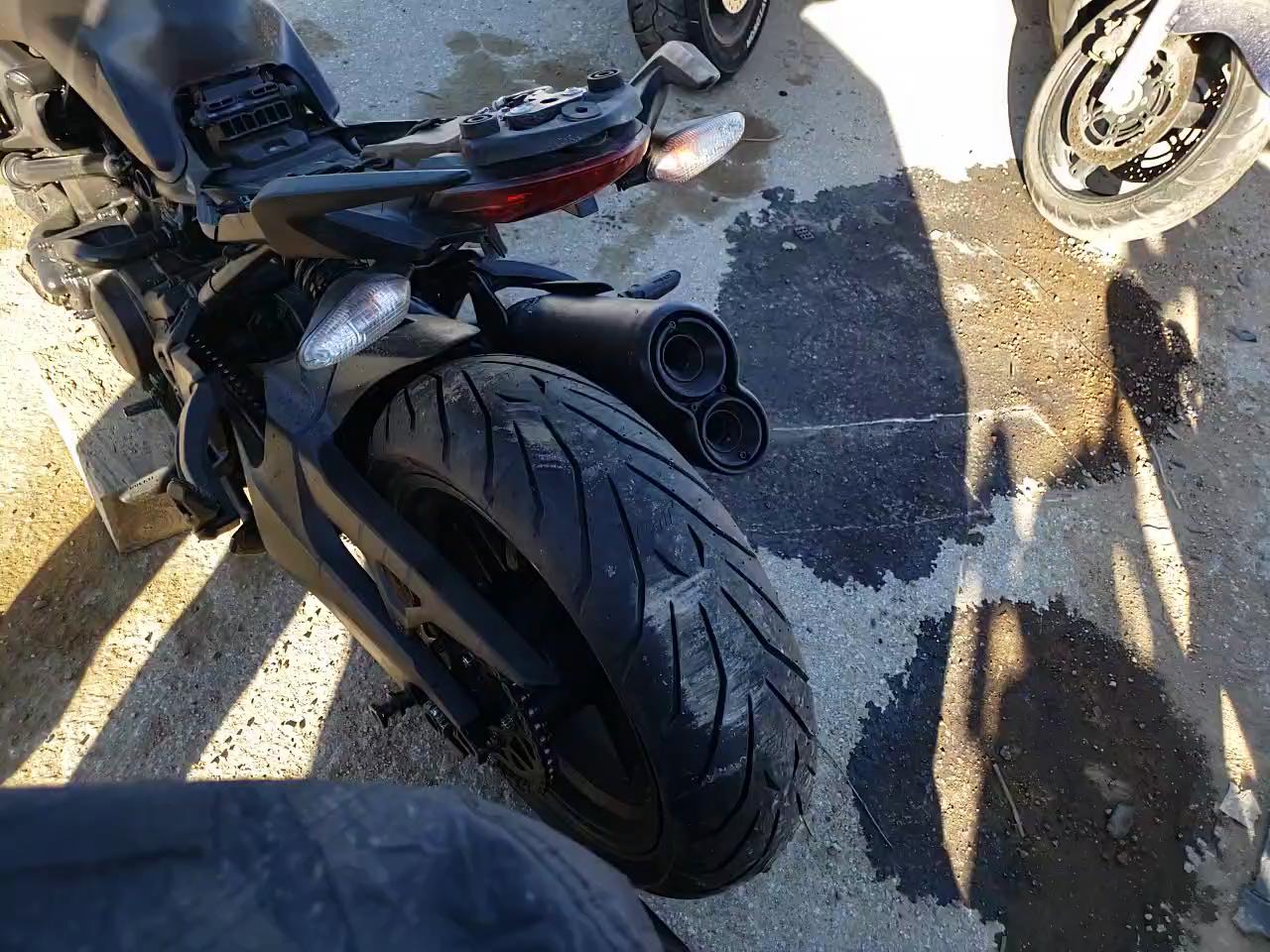 2015 DUCATI MONSTER 82 ZDM1RBTS2FB010243
