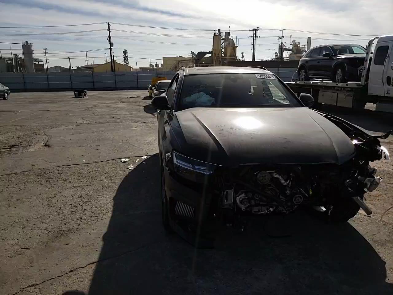 2021 AUDI Q8 PREMIUM WA1AVAF15MD037985