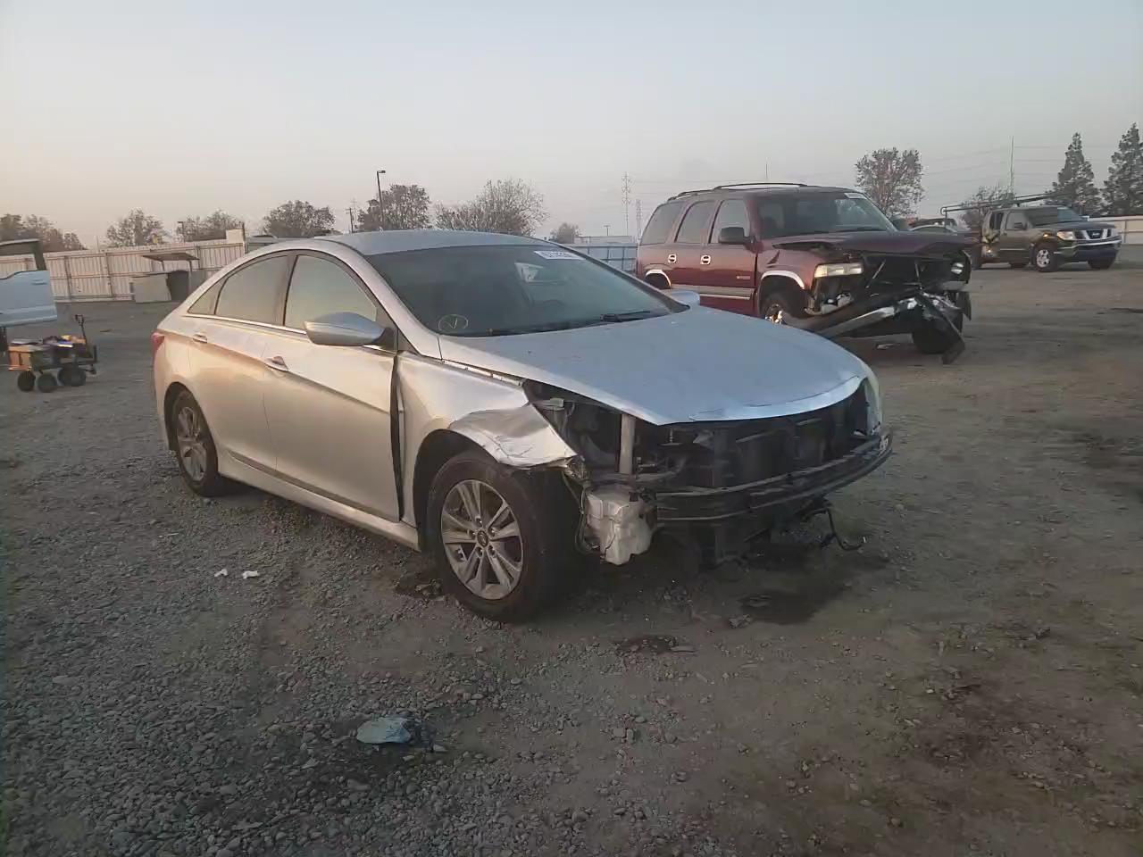2014 HYUNDAI SONATA GLS 5NPEB4AC3EH882937