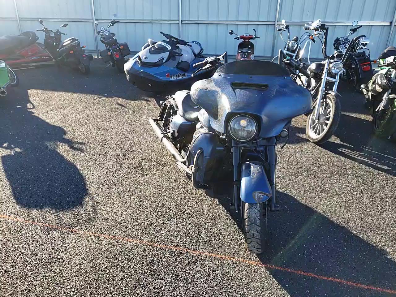 2018 HARLEY-DAVIDSON FLHXS 115T 1HD1KYC13JB633064