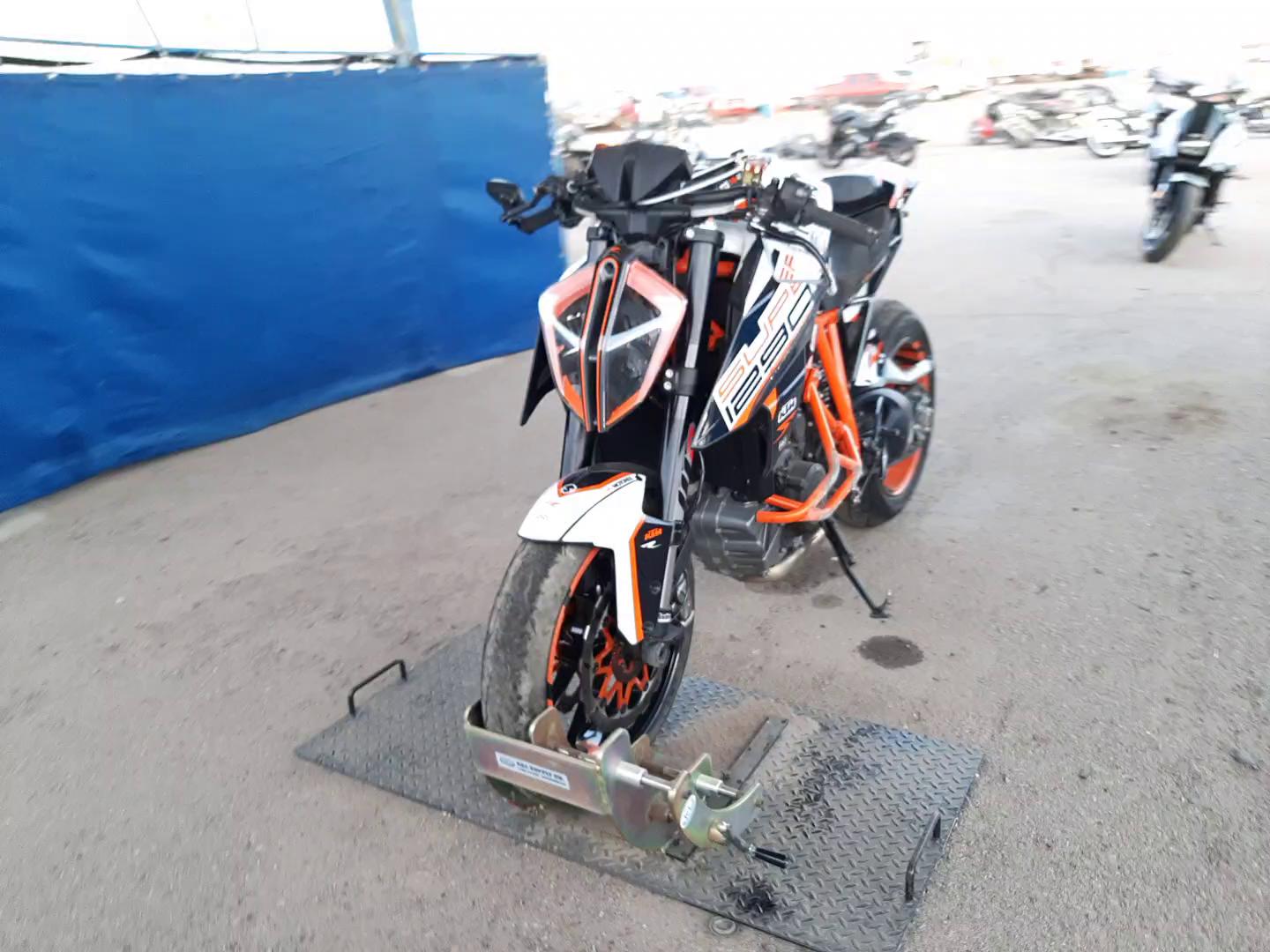 2019 KTM 1290 SUPER VBKV39409KM906220