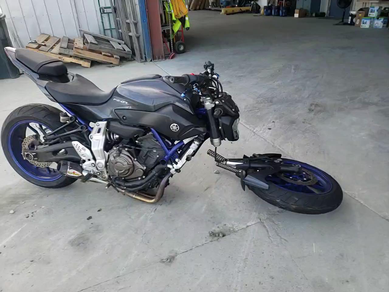 2015 YAMAHA FZ07 JYARM06EXFA002299