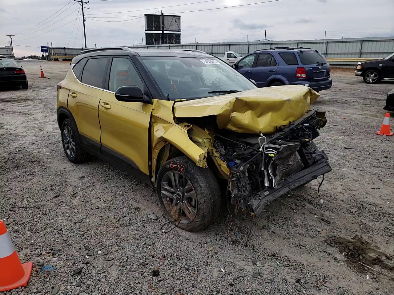 2021 KIA SELTOS S KNDEU2AA7M7125555
