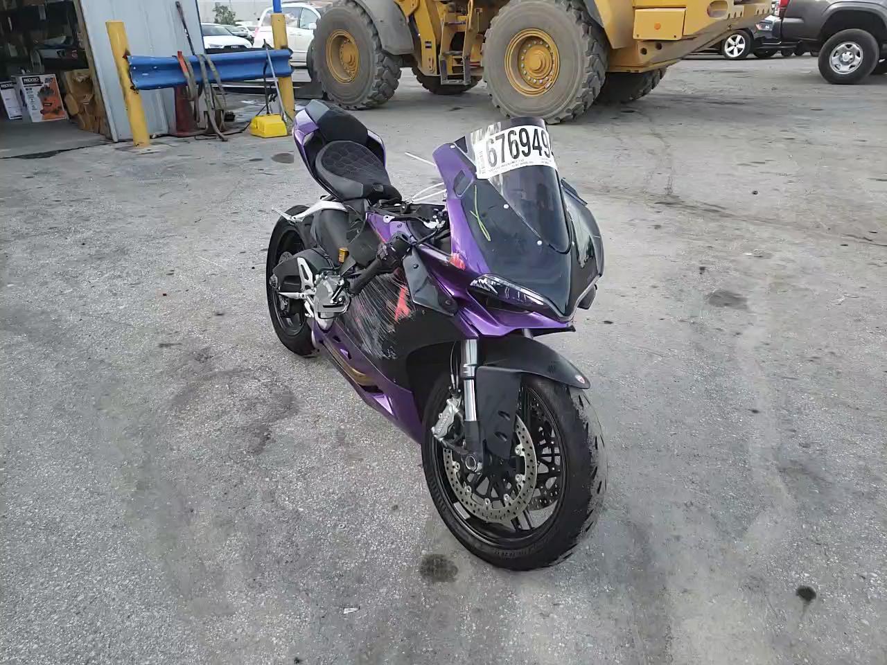 2018 DUCATI SUPERBIKE ZDM14B1W7JB008601