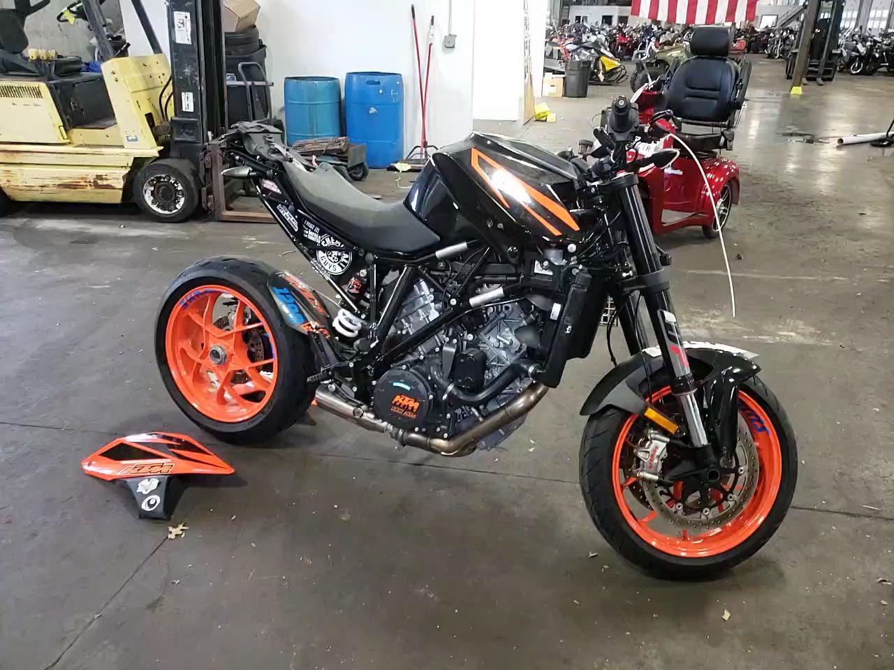 2019 KTM 1290 SUPER VBKV39401KM905014