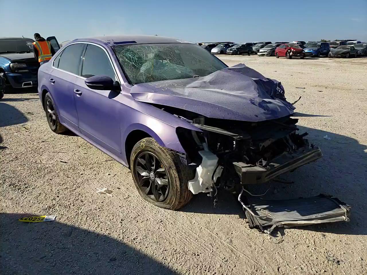 2016 VOLKSWAGEN PASSAT 1VWAT7A30GC038816