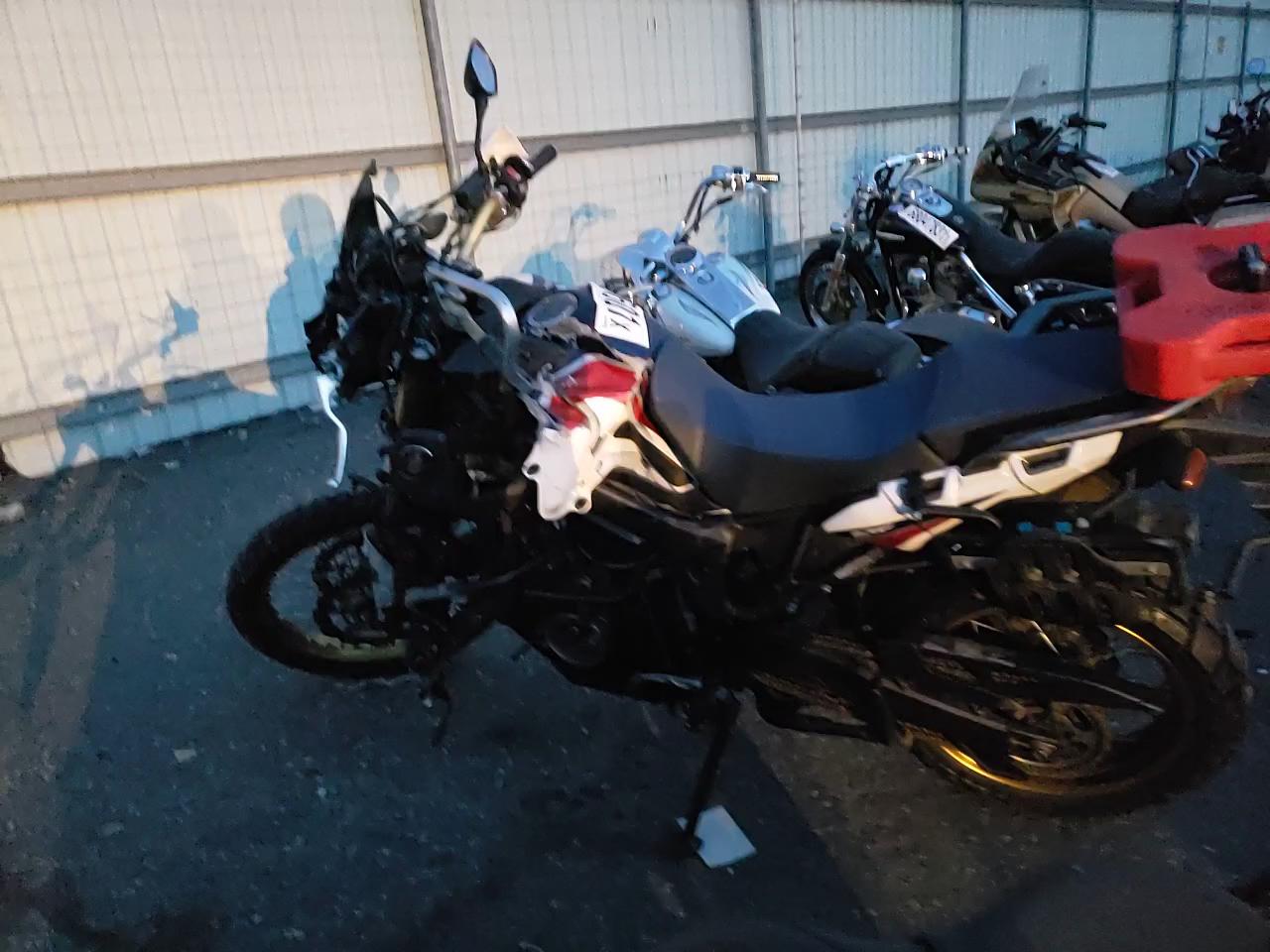 2017 HONDA CRF1000 JH2SD04G1HK000147