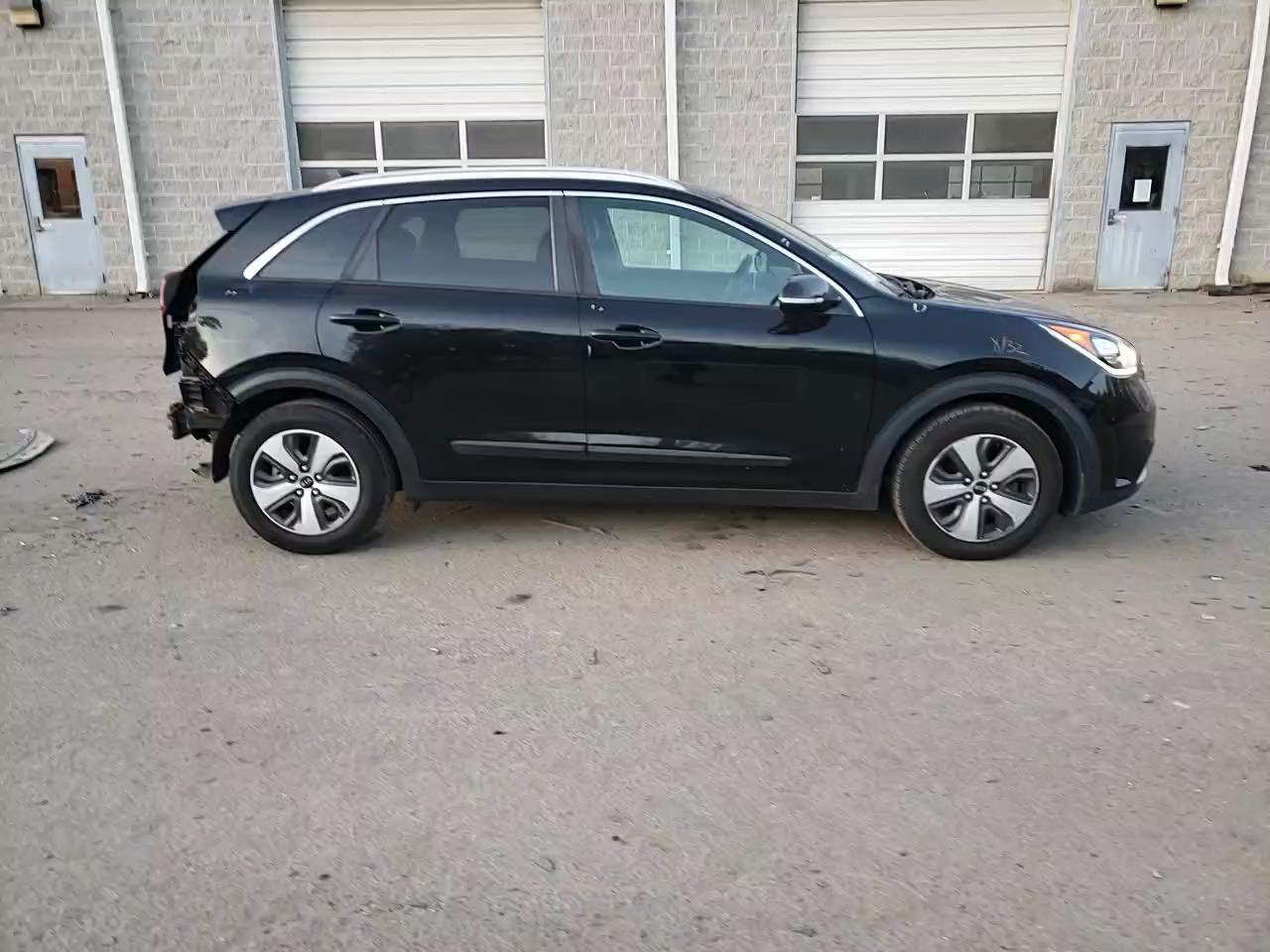 2017 KIA NIRO KNDCC3LC8H5054057