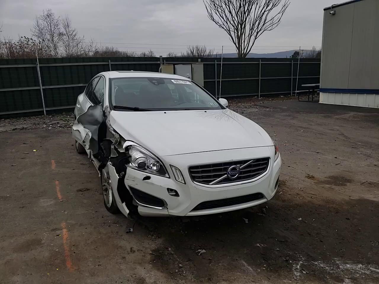 2013 VOLVO S60 T5 YV1612FS0D2170665