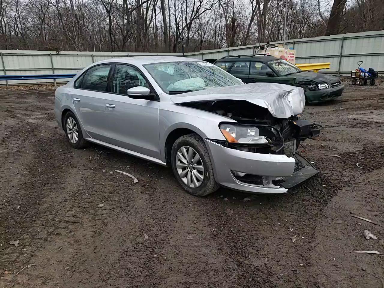 2014 VOLKSWAGEN PASSAT 1VWAT7A33EC070494