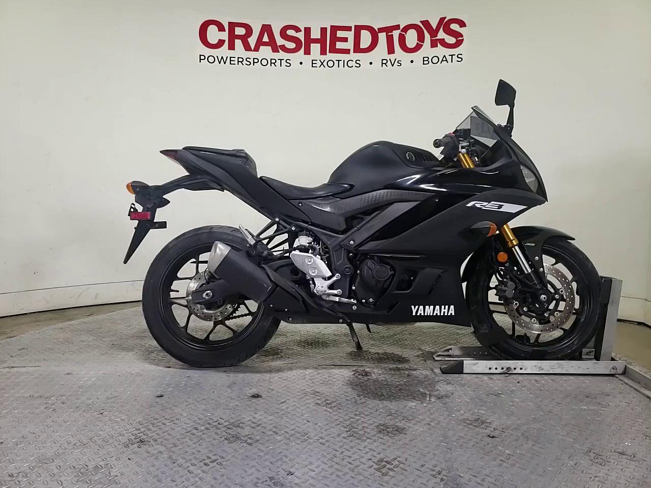 2019 YAMAHA YZFR3 A MH3RH18Y5KK002576