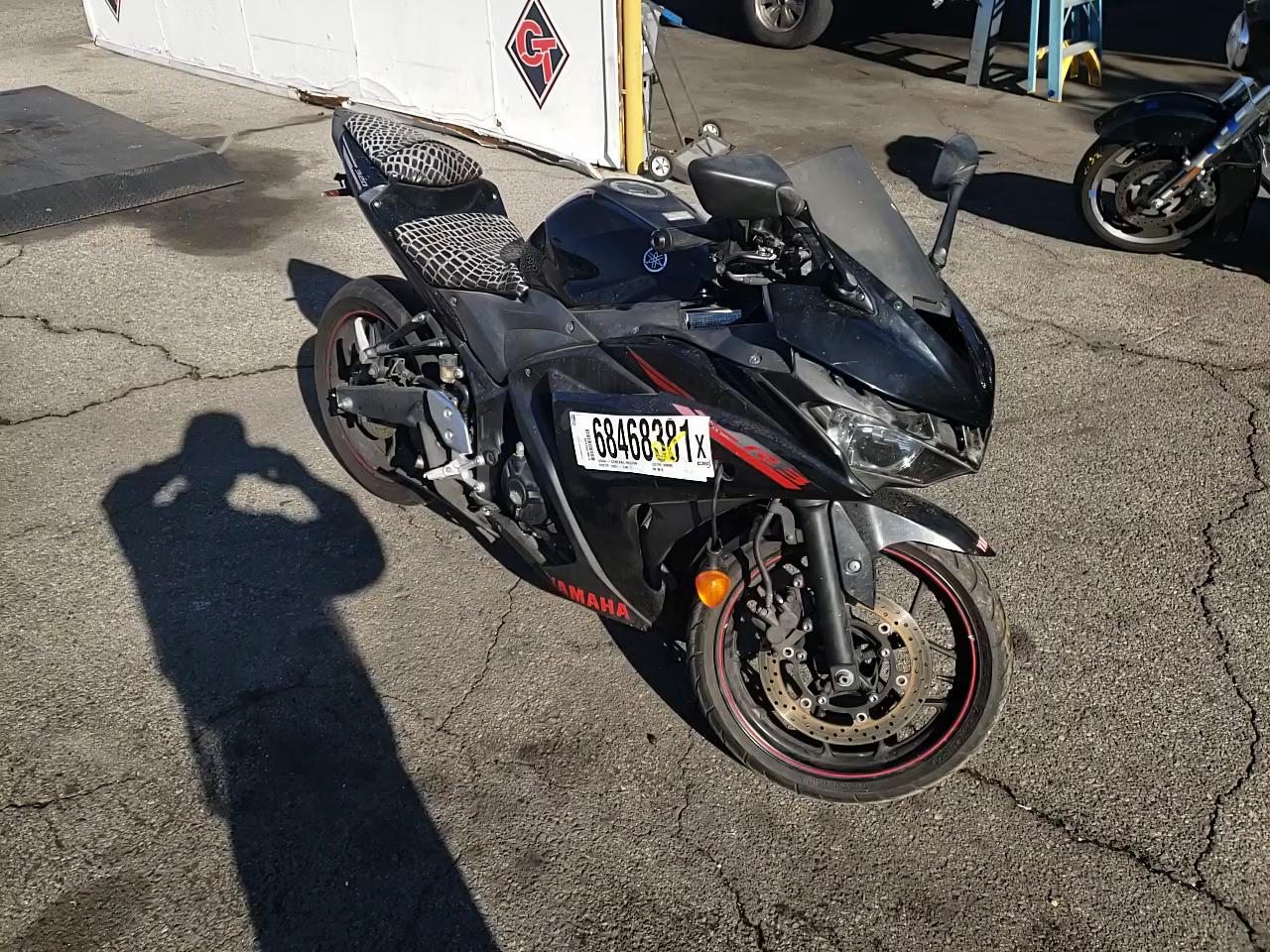 2015 YAMAHA YZFR3 MH3RH06Y3FK006158