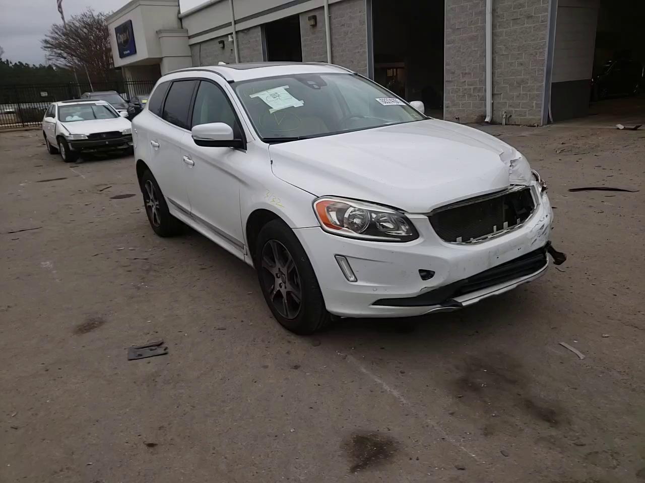 2015 VOLVO XC60 T6 PR YV449MDK4F2730451