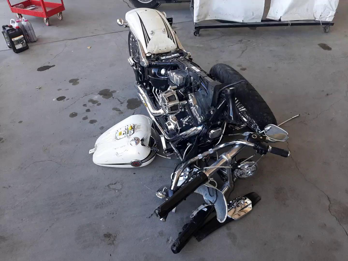 2014 HARLEY-DAVIDSON FXSB BREAK 1HD1BFV17EB047913