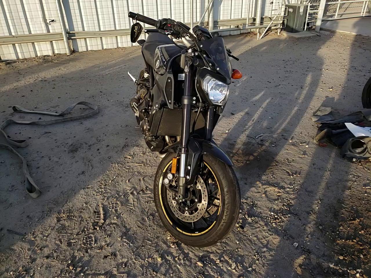 2016 YAMAHA FZ09 C JYARN33Y0GA003041