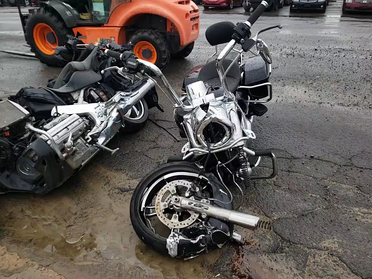 2016 HARLEY-DAVIDSON FLHR ROAD 1HD1FBM14GB688227