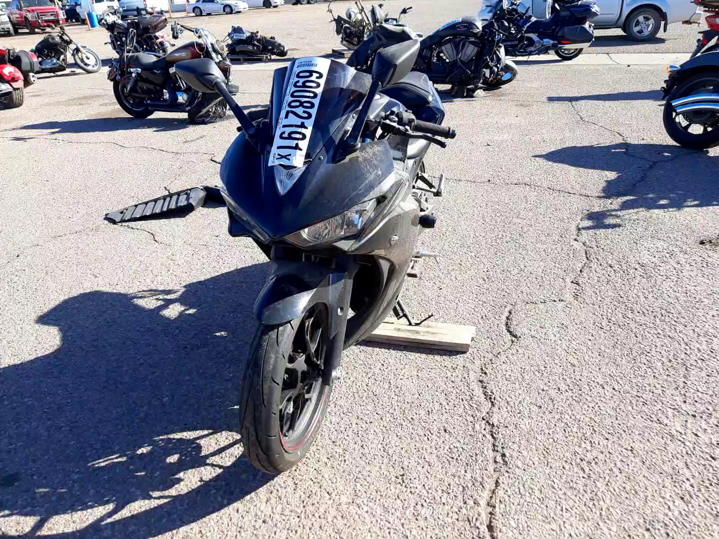 2015 YAMAHA YZFR3 MH3RH06Y2FK002683