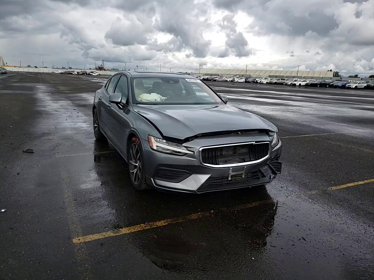 2019 VOLVO S60 T6 MOM 7JRA22TK4KG010548