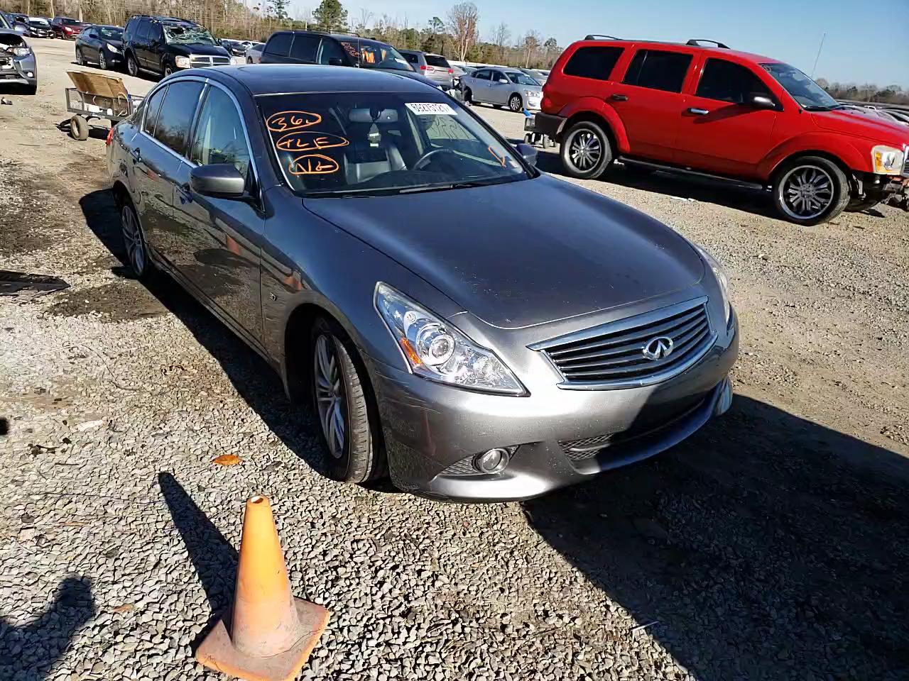 2015 INFINITI Q40 JN1CV6APXFM580391
