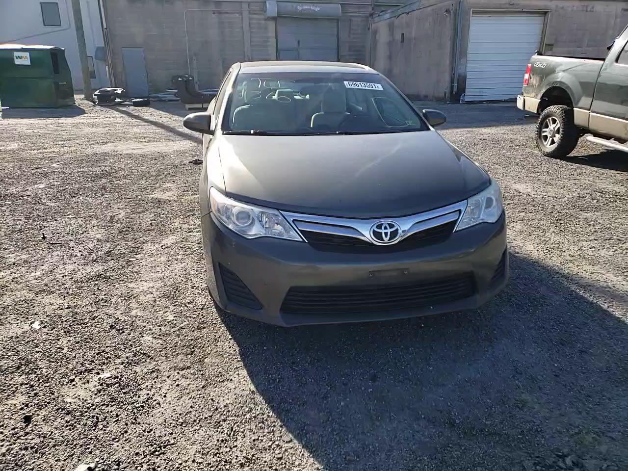 2014 TOYOTA CAMRY L/SE 4T1BF1FKXEU846427