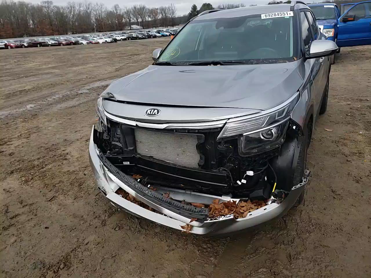 2021 KIA SELTOS S KNDEU2AA1M7196380