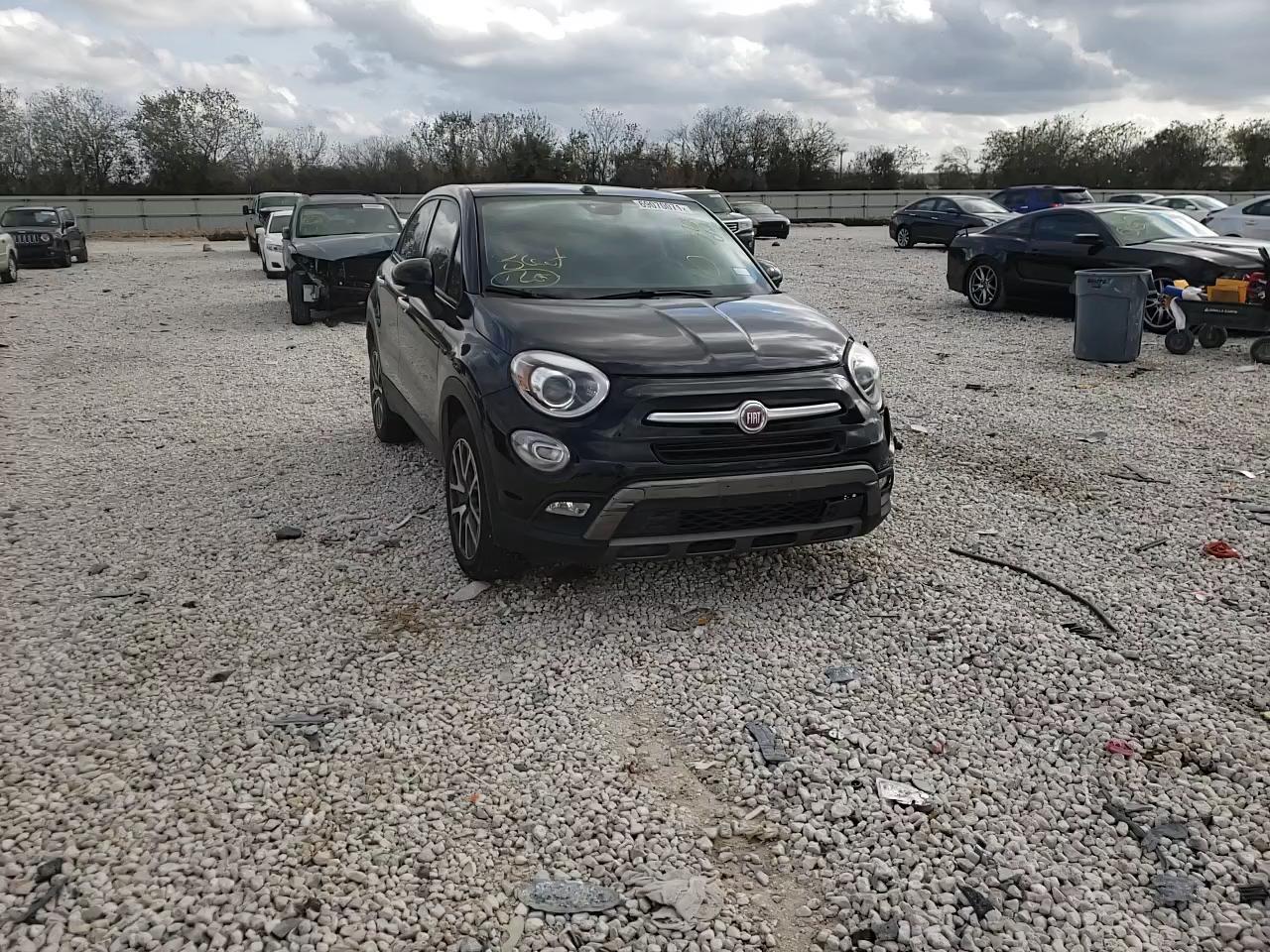 2016 FIAT 500X TREKK ZFBCFYET7GP372002