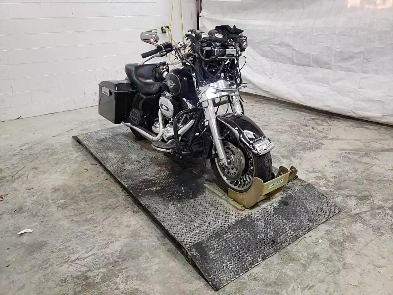 2013 HARLEY-DAVIDSON FLHTC ELEC 1HD1FFM1XDB640847