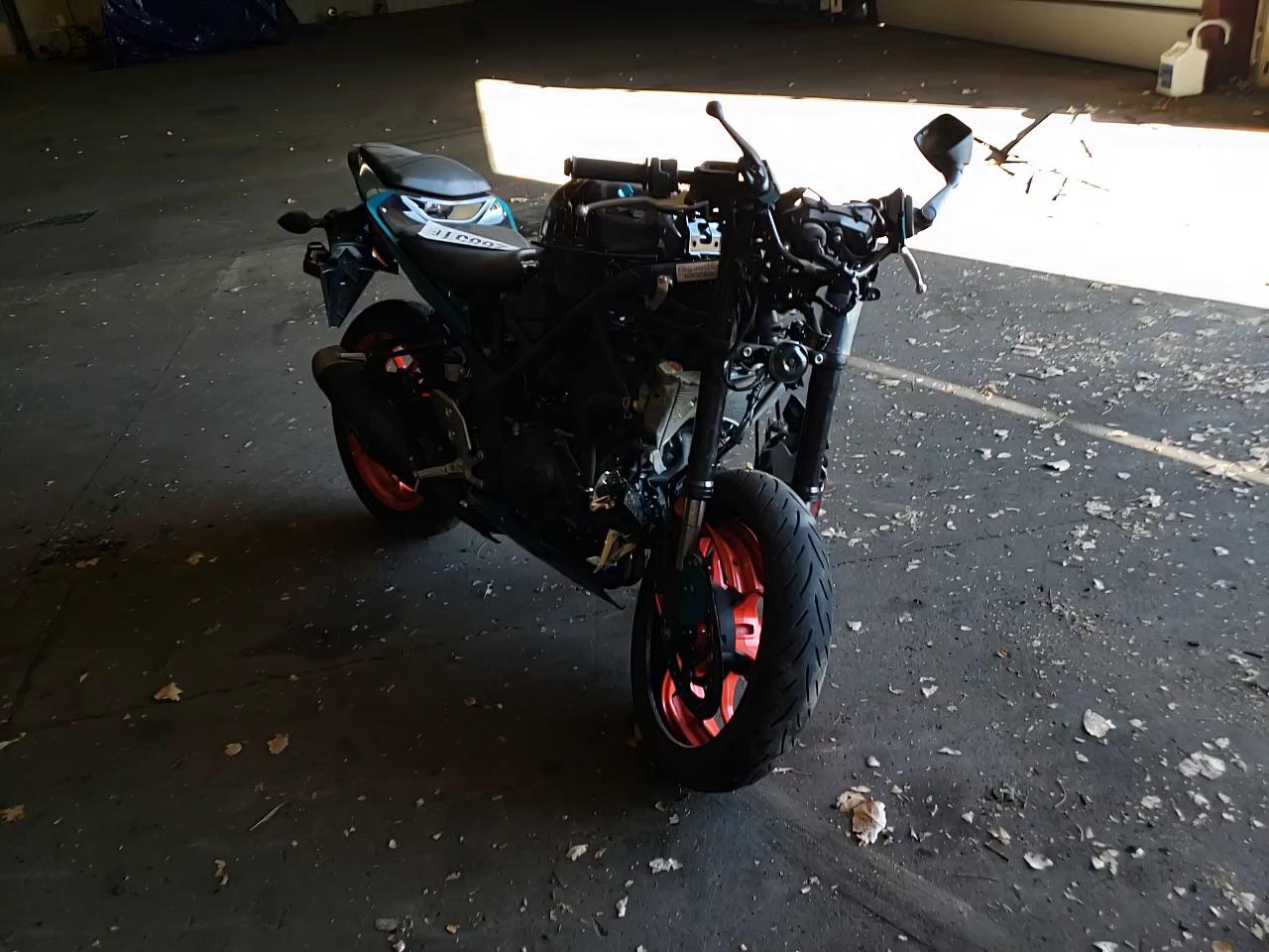 2021 YAMAHA YZFR3 A MH3RH18Y3MK006726