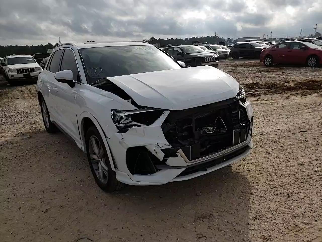 2019 AUDI Q3 WA1EECF38K1072775