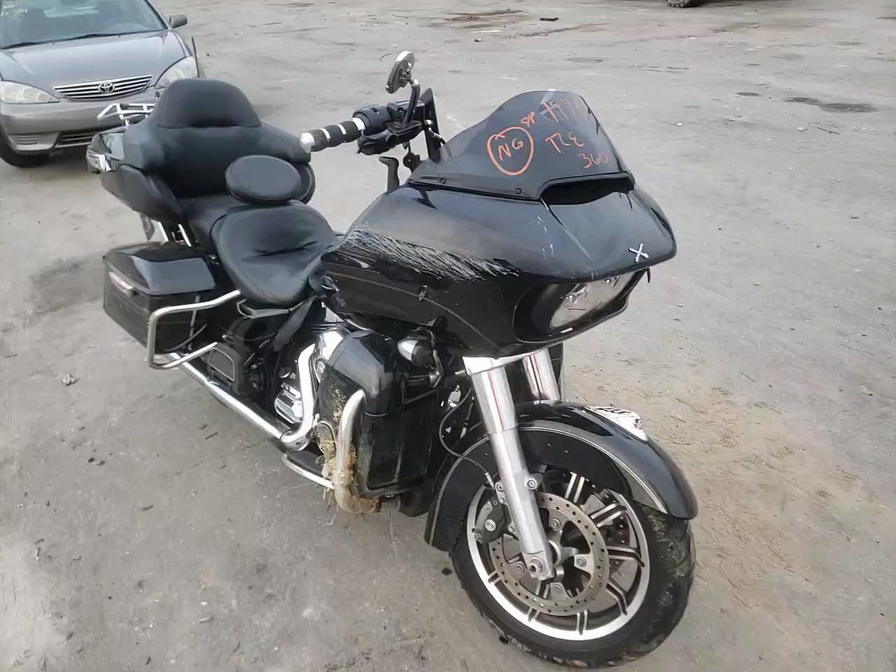 2016 HARLEY-DAVIDSON FLTRU 1HD1KGL11GB635639
