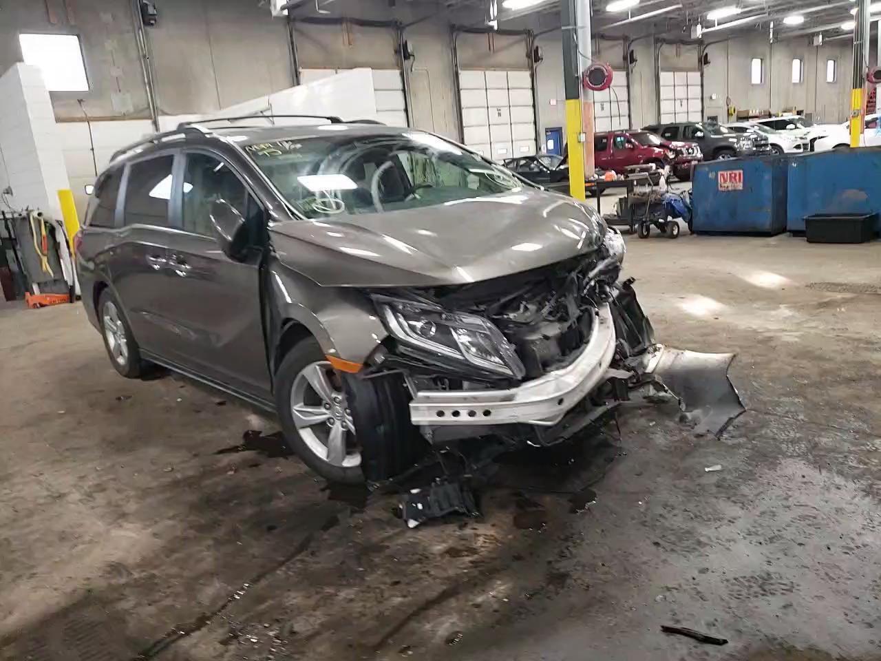 2018 HONDA ODYSSEY 5FNRL6H74JB012951