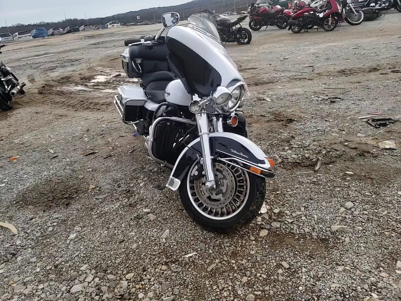 2009 HARLEY-DAVIDSON FLHTCU 1HD1FC4149Y693630