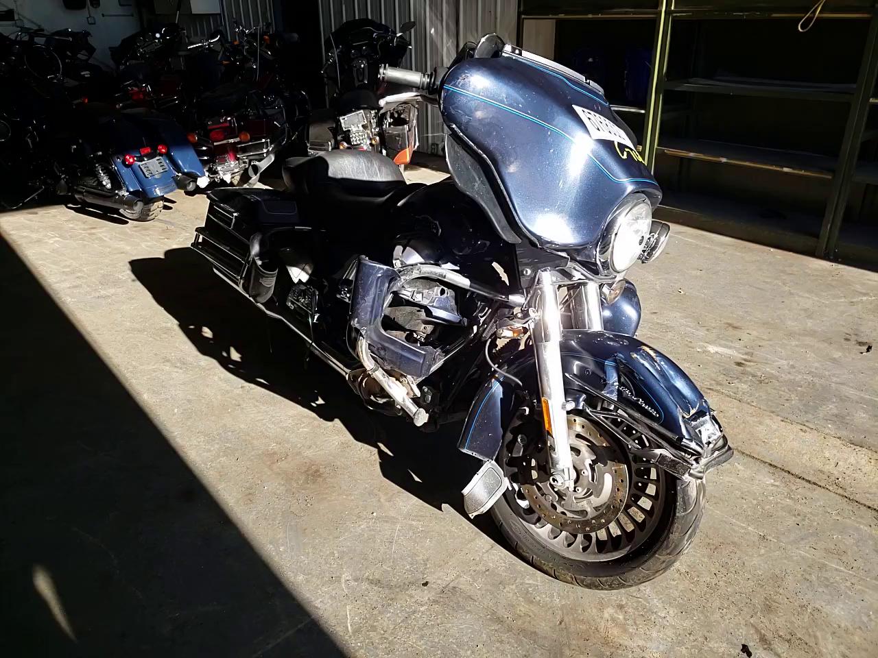 2009 HARLEY-DAVIDSON FLHTCU 1HD1FC41X9Y676606