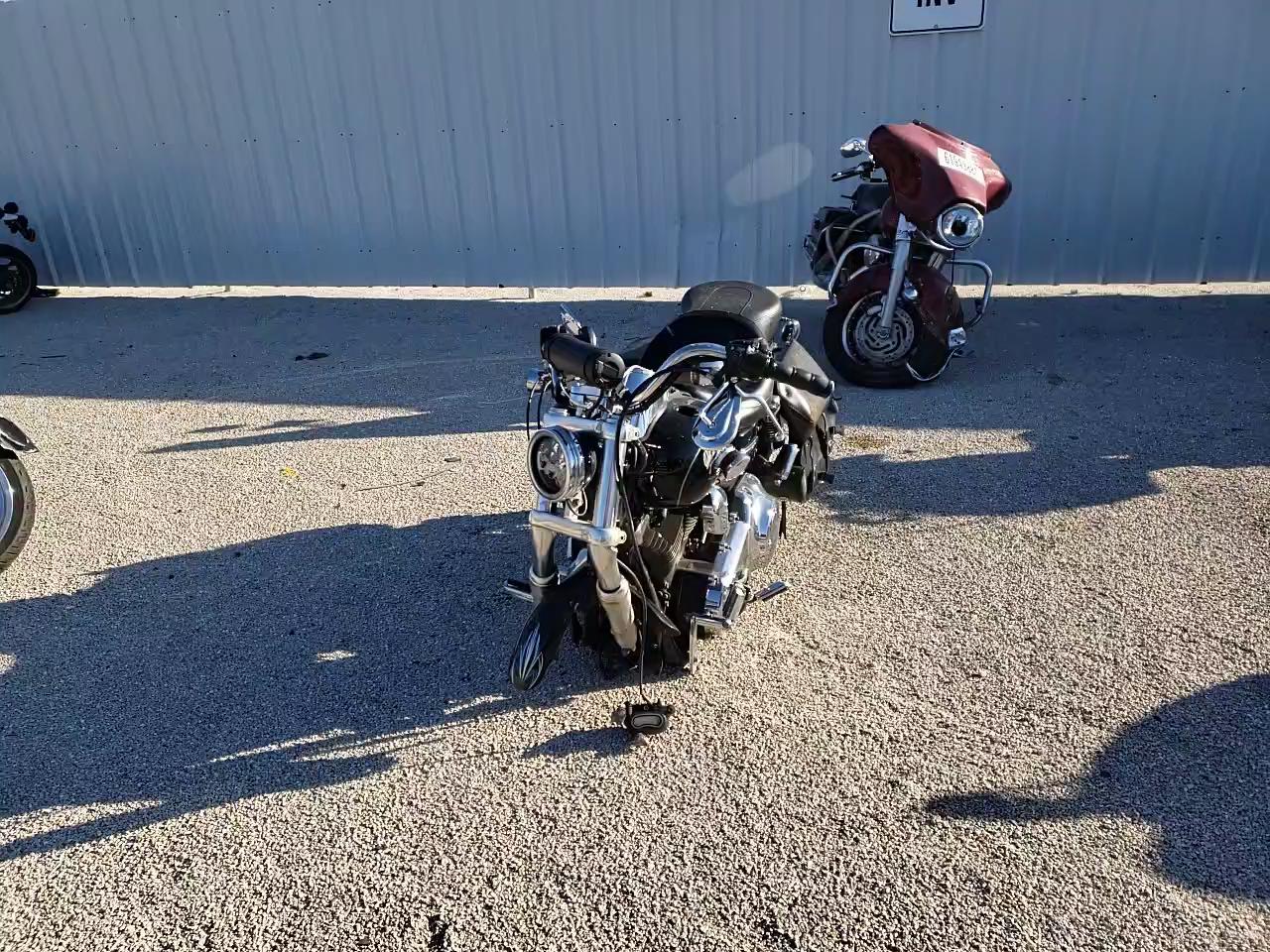 2011 HARLEY-DAVIDSON FXDC 1HD1GV419BC330591