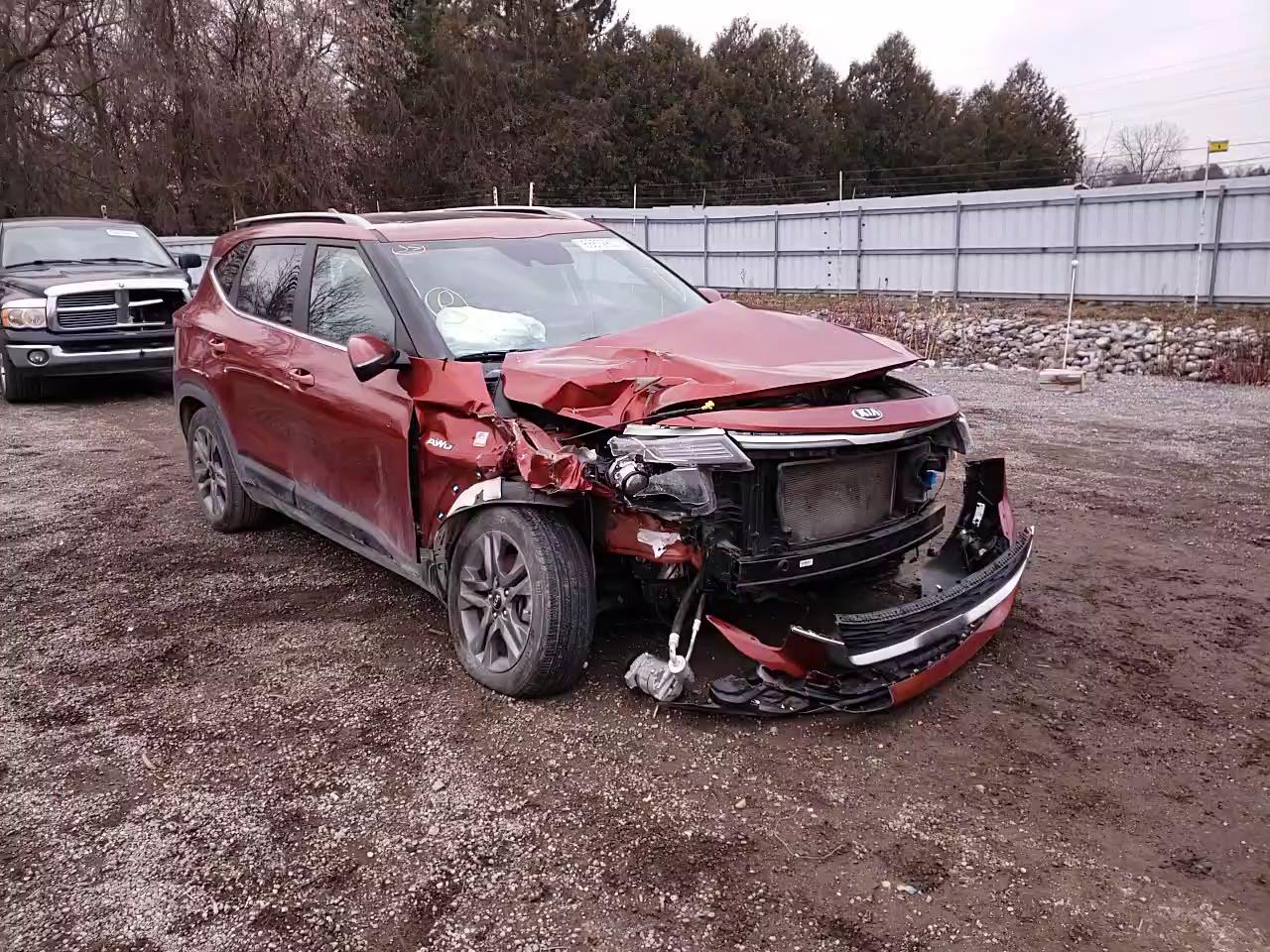 2021 KIA SELTOS S KNDEUCAA2M7105266