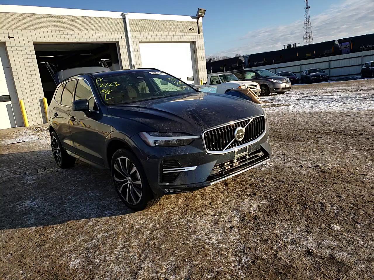 2022 VOLVO XC60 B5 MO YV4L12RK3N1954492