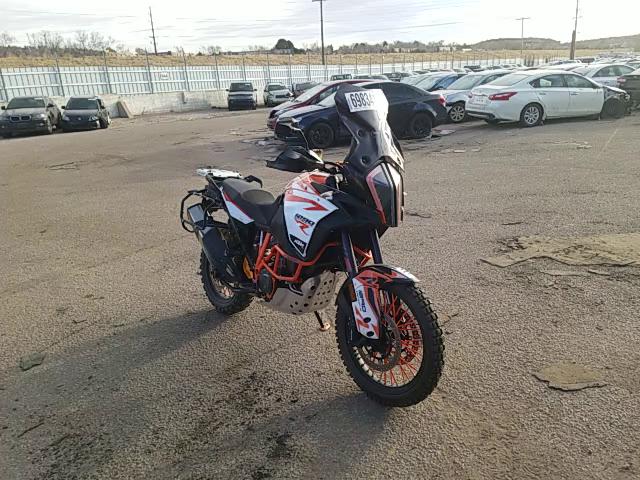 2018 KTM 1290 SUPER VBKV59406JM982051