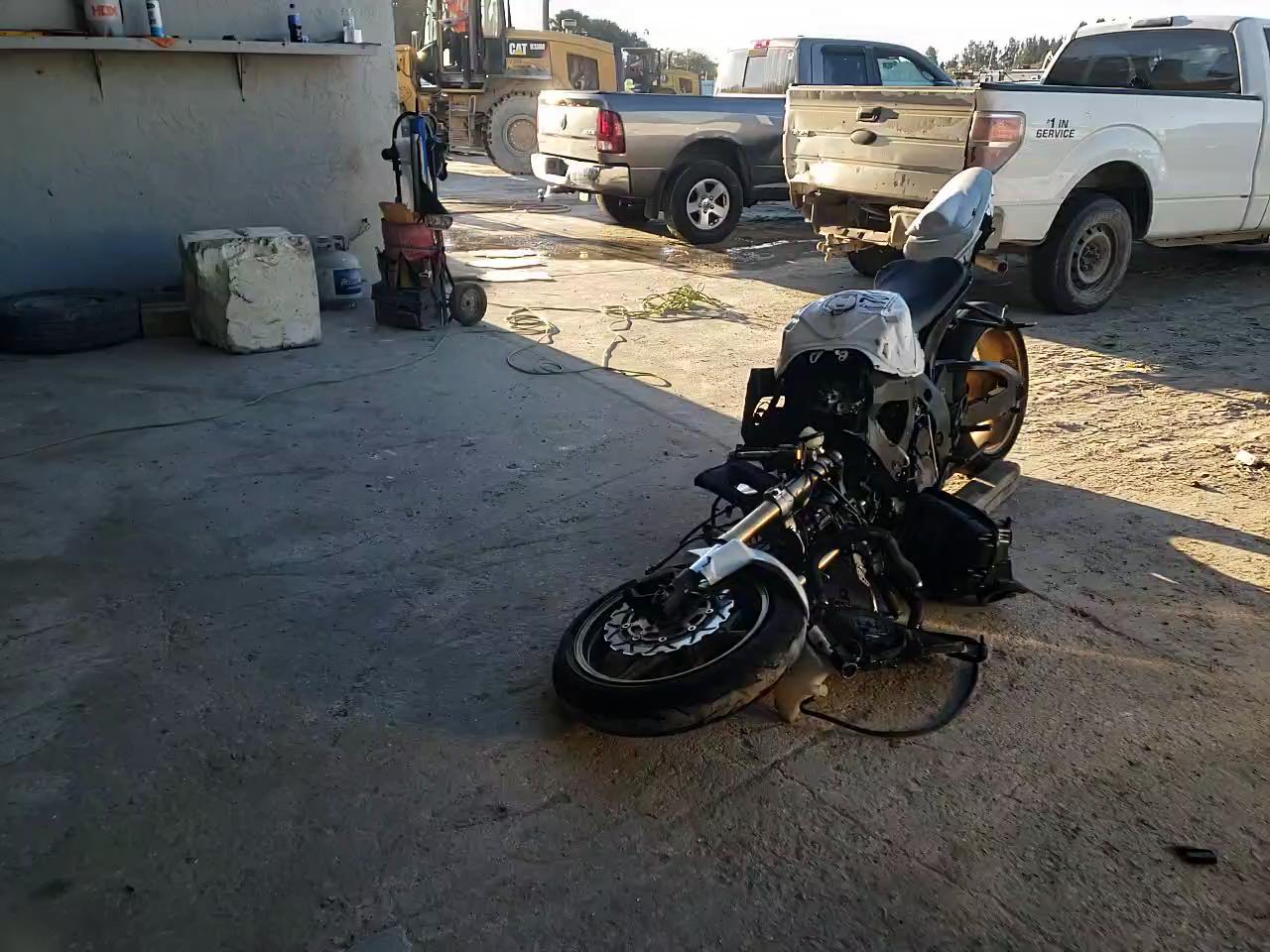 2007 SUZUKI GSX-R600 JS1GN7DA072108431