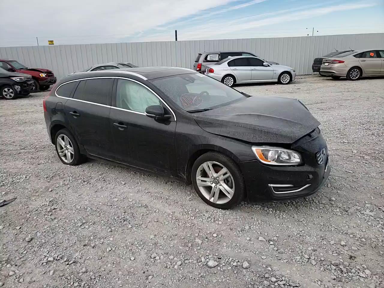 2015 VOLVO V60 PREMIE YV140MEK5F1267697