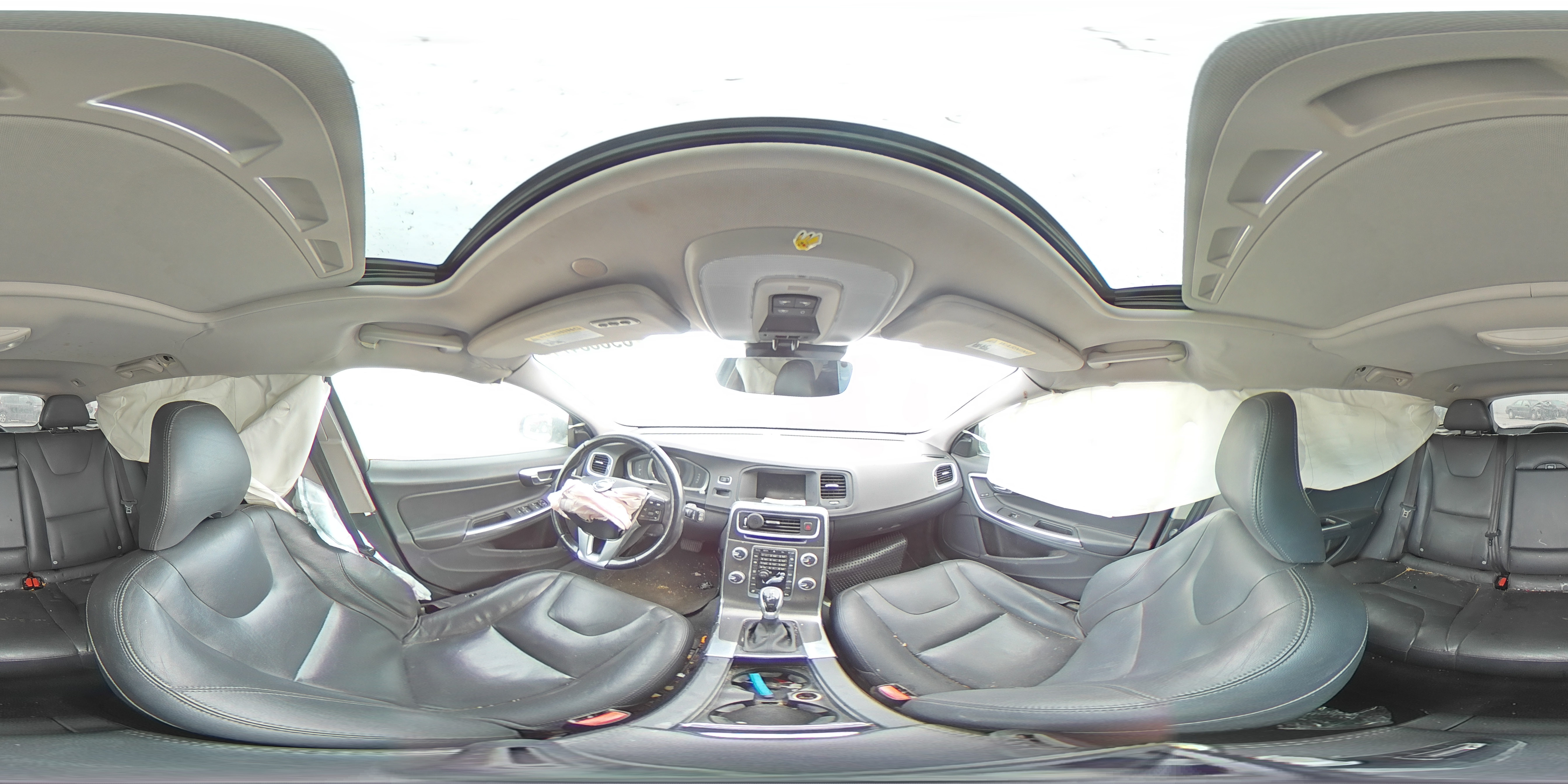 2015 VOLVO V60 PREMIE YV140MEK5F1267697