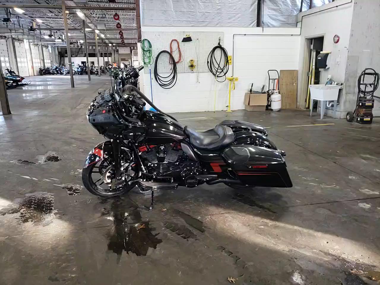 2018 HARLEY-DAVIDSON FLTRXSE CV 1HD1TCL18JB958647