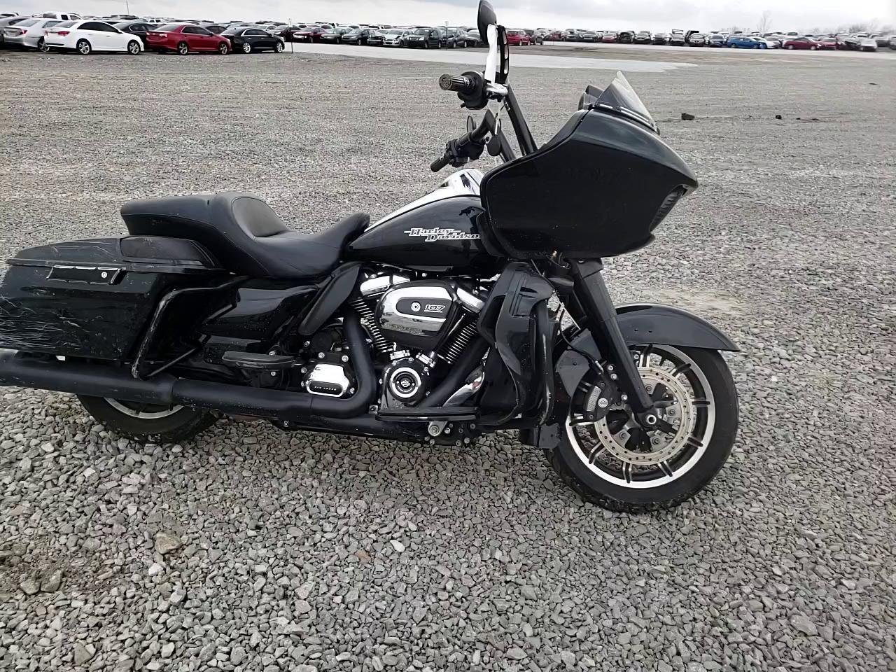 2017 HARLEY-DAVIDSON FLTRU 1HD1KGD17HB632194