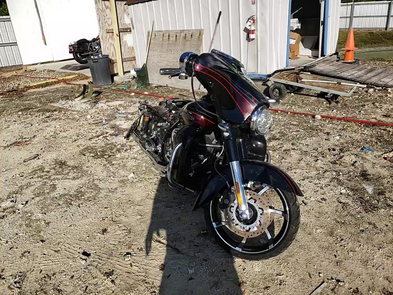 2011 HARLEY-DAVIDSON FLHXSE2 1HD1PZ812BB953588