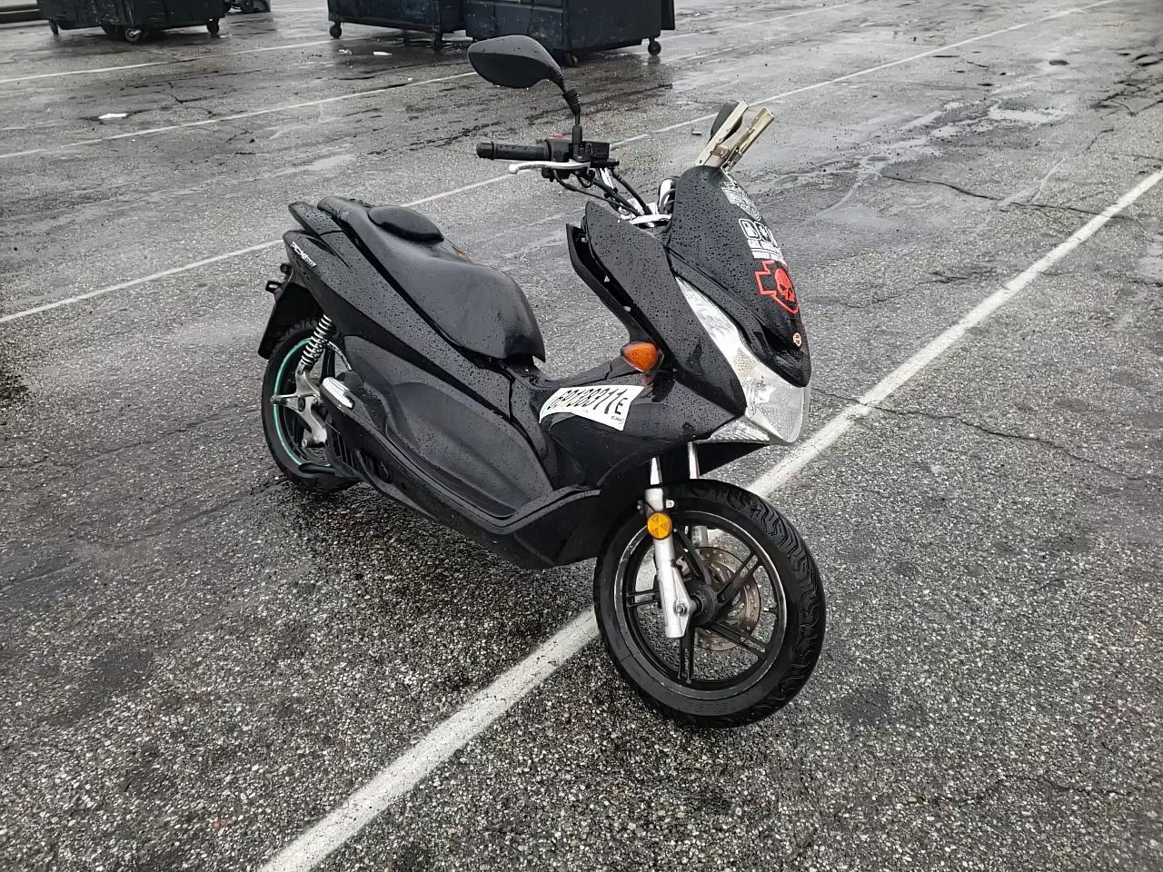 2013 HONDA PCX 150 MLHKF1210D5003375