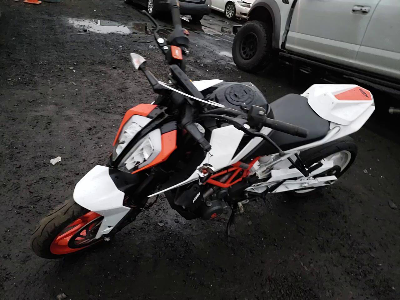 2018 KTM 390 DUKE MD2JPJ401JC257274