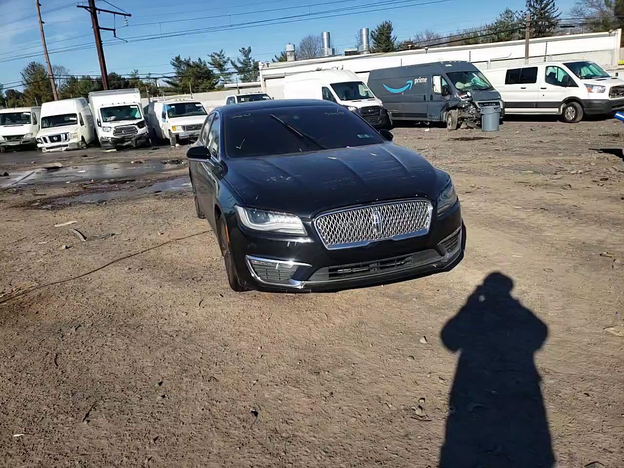 2017 LINCOLN MKZ RESERV 3LN6L5F94HR612651
