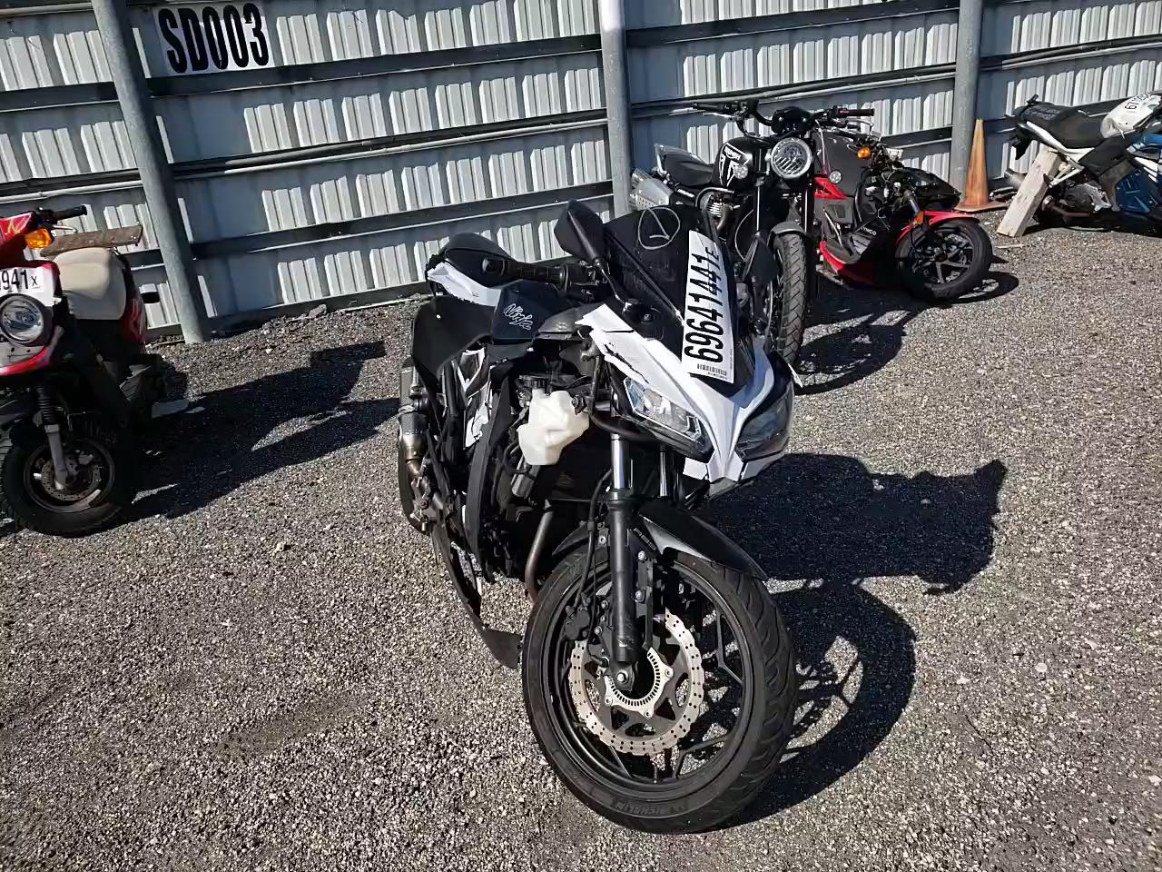 2014 KAWASAKI EX300 B JKAEX8B1XEA002100